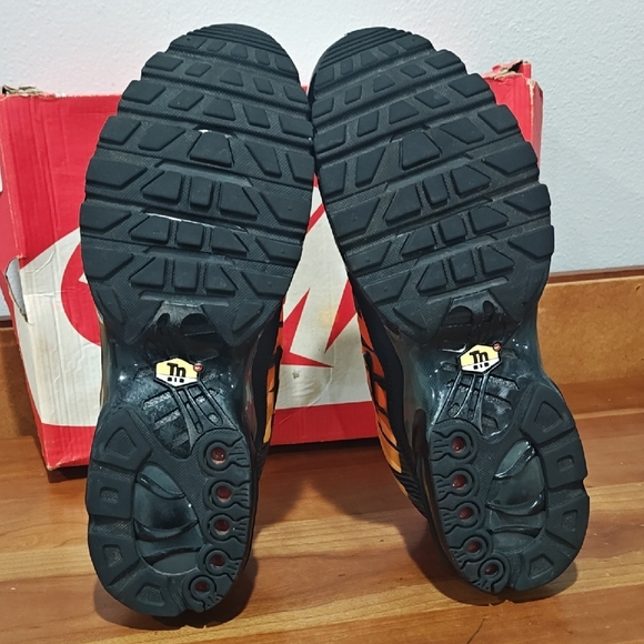 Nike Air Max Plus 'Mercurial Black Orange' - Picture 14 of 16